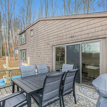 Quiet And Cozy Lakefront Home Near Mt Boyne Гейлорд Экстерьер фото