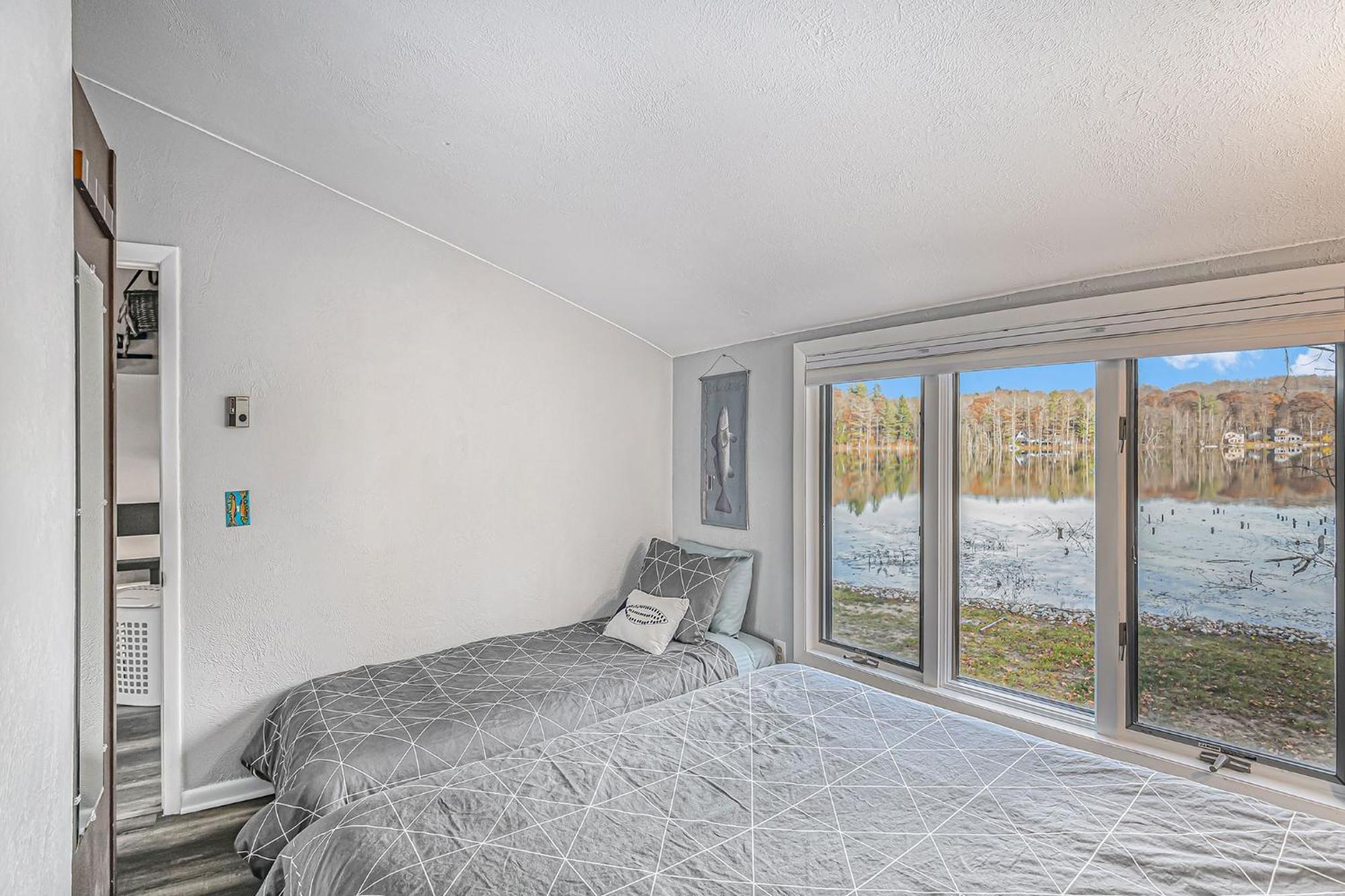Quiet And Cozy Lakefront Home Near Mt Boyne Гейлорд Экстерьер фото